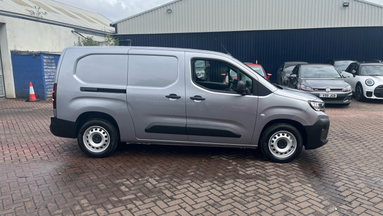 Peugeot Partner Long Diesel 1.5 BlueHDi 100 Professional Plus Van